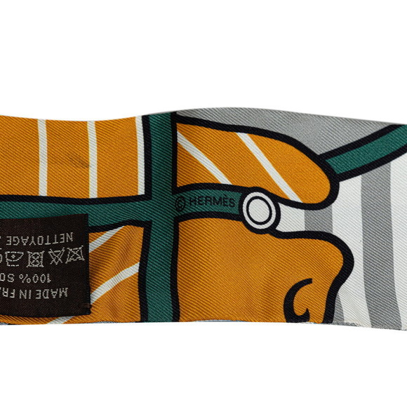 Hermes Twilly All-Over Pattern Scarf Canvas Scarf 222-43970 in Good condition - Picture 5 of 7